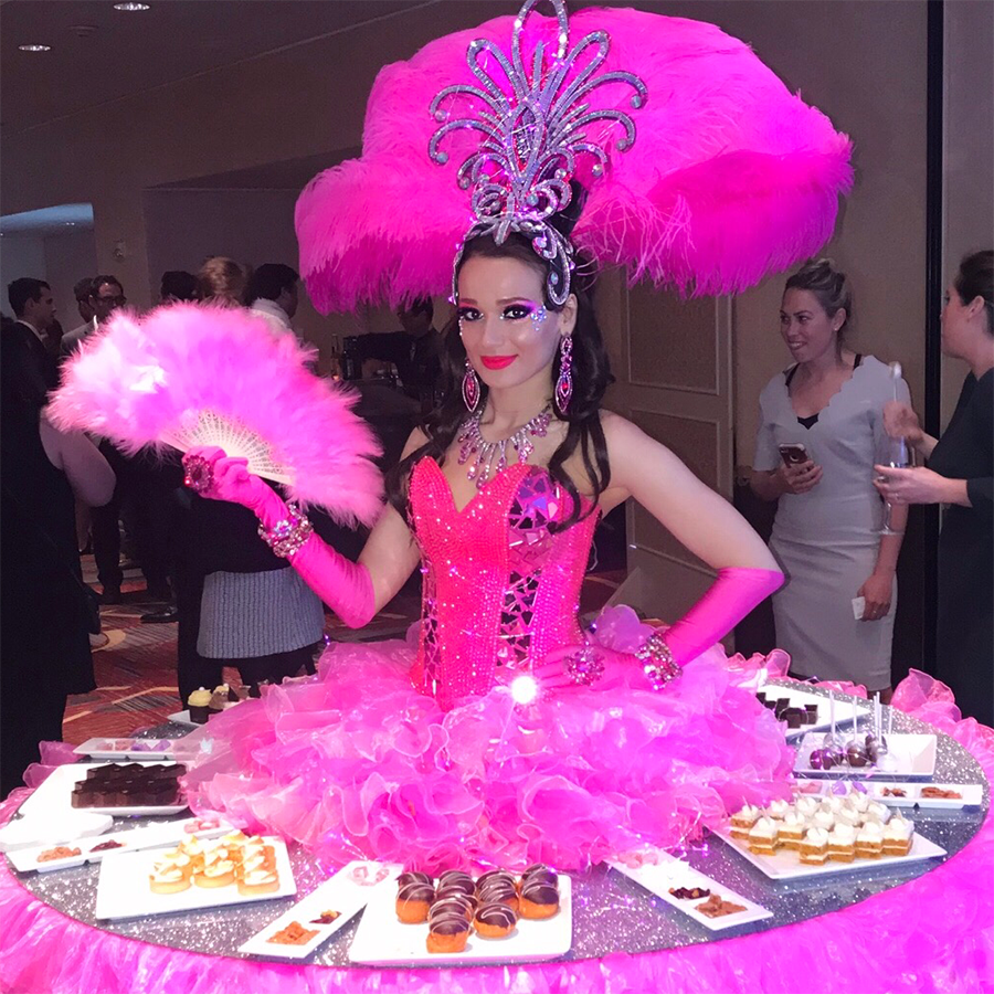 RED QUEEN TABLE-GIRL